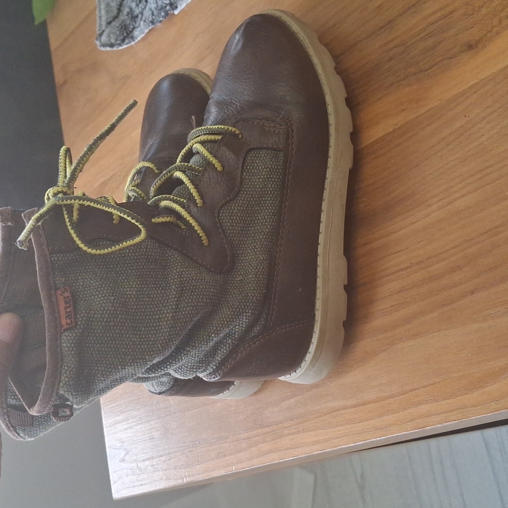 Kids boots